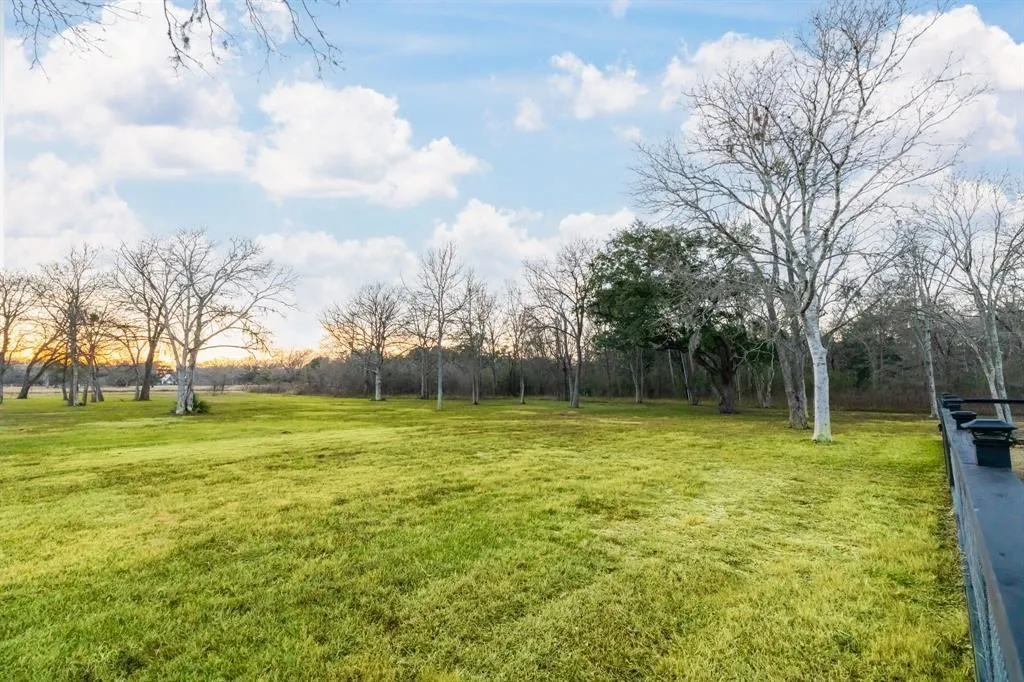 Oakwood Shores - Community Amenity & Water Features
