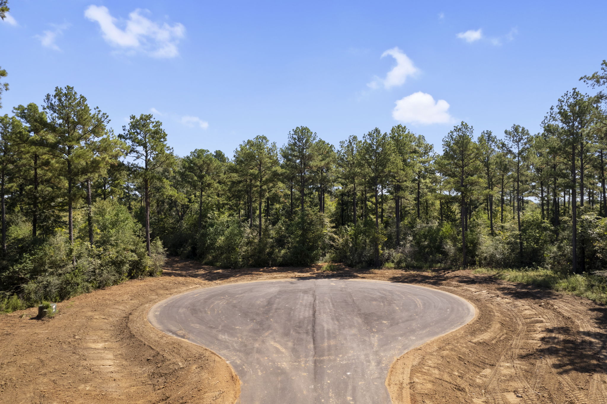 The Cedars - Scenic Acreage Grounds & Topography